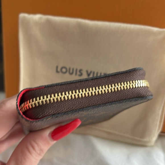 Louis Vuitton Monogram Vivienne zippy wallet 2019 limited edition red Interior - Picture 3 of 8